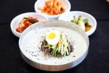 율동공원 능이버섯 전문점 `능이오복탕`