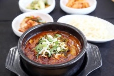 율동공원 능이버섯 전문점 `능이오복탕`