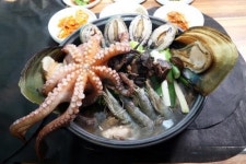 율동공원 능이버섯 전문점 `능이오복탕`