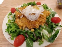 돈가스와 칼국수의 동화같은 만남