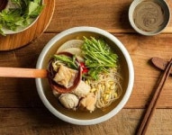 [유통가 돋보기 졸보기 | MZ 만나 판 커지는 로코노미] 평창 수미피자·진도 대파버거·해운대 동태탕(레스토랑 간편식)