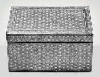 나전국화넝쿨무늬상자, 최고의 작품성 보여