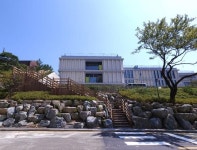 기피시설 요양원, 주민 위한 공원이 되다