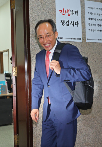 추경호 신임 여당 원내대표, 선출되자마자 거부권 정국
