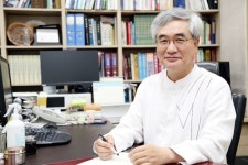 생명의 순환고리를 완성하는  책 펴낸 일산 유용우한의원 유용우 한의사