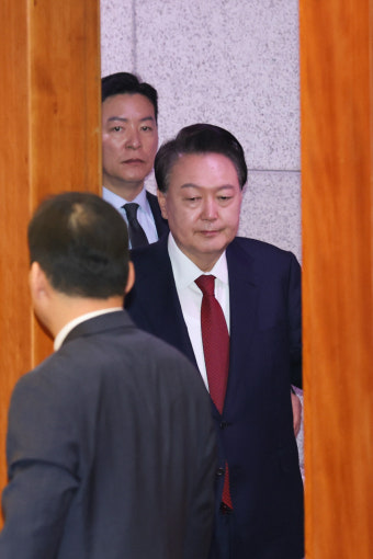 경찰, 김성훈 구속영장 재청구 임박