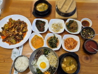 산나물 향기 담은 건강 밥상 ‘오대산산채전문점’