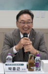 [2025 혁신기업인 열전 ③ 박종근 녹돈영농조합법인 대표]  사료부터 양돈·가공·유통까지…축산업 경영혁신 모범