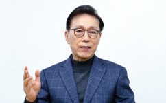 [인터뷰 | 김태유 서울대 명예교수] “청와대에 컨트롤타워 없으면 북극항로·거점항구 추진 어렵다”