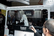 [MWC19] 인공지능 로봇 바리스타가 운영하는 무인 카페, 비트 2E