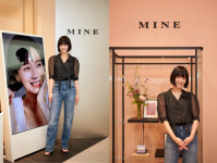 배우 박규영, ‘마인 뷰티’ 라인 런칭 기념  더현대 서울 매장 방문