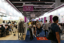 국산 원단 차별화 멀었다