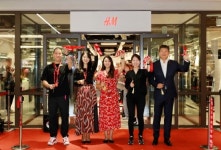 H&M, 신세계사이먼 파주 프리미엄 아울렛점 그랜드 오픈