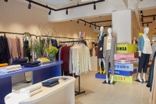 리스트, 신사 플래그십 스토어 그랜드 오픈