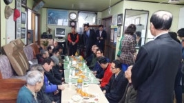 포항 재향여성군인회, 학산경로당에 음식 대접