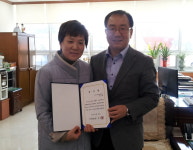 경산 진량읍,‘깔깔푸드’에 감사장 전달