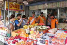 포항남부소방서, 경제 활성화 ‘전통시장 장보기 행사’