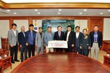 김천친환경농업인연합회, 인재양성재단에 장학금 기탁