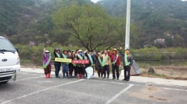 노인회원들의 자발적 환경정비