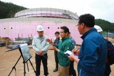 임광원 군수, 금강송에코리움 현장 점검