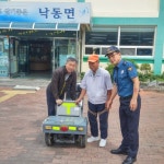 상주 낙동면, 전동휠체어 야광 반사지 부착