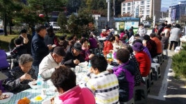 자장면 한 그릇에 ‘웃음꽃 핀 어르신’