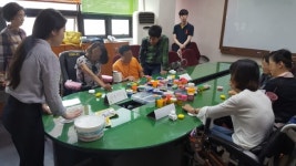상록뇌성마비복지관, 미술치료 프로 진행