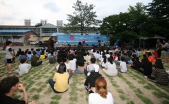 “부모님과 함께 봉좌마을서 캠핑 즐겨요”