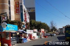 불법 건축물+불법 주정차…단속 외면 결과물