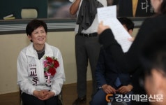 강은희, 스승의 날 사제간 만남…옛 추억 공유
