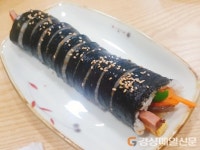 맑은 육수에 말아 한입 호로록 빨빨빨간맛도 궁금해 국수~♪