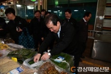 김천시장, 황금ㆍ평화시장 경제 활성화 격려