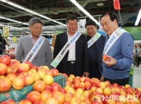 의성, 서울 하나로마트 창동점서 판촉 행사