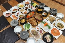 전국5대한정식 거제도 맛집 ‘물레방아한정식’ 푸짐한 상차림에 육해공 다 즐길 수 있어