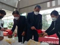 김영환 칠곡한우장터 대표, 의료진에 국밥 제공