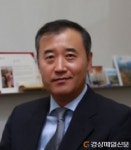 <경상칼럼>바이러스 슈퍼 전파자 정부, 슈퍼 방어자 국민