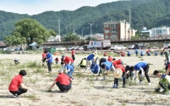 청송군, 휴가철 손님맞이 하천 정비 ‘구슬땀’