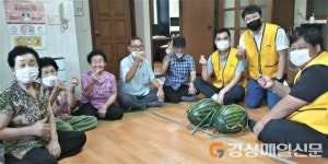 대구 지산1동 희망나눔위, 경로당 4곳에 수박 전달