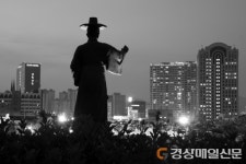부산국제사진제 포트폴리오 리뷰…수상자 3인 작품 전시