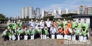 DGB대구은행, 신천 일대 환경 정비 ‘DGB 에코 플로깅’ 실시