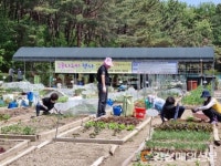 포항시, ‘모종 나누기 행사’로 도시농부 행복 지원