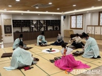 亞 척추학술대회 참가 외국인, 韓 예절 배워