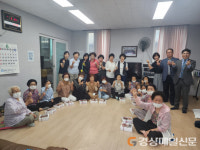 대구 동촌신협 두손모아봉사단, 경로당 어르신 떡케익 세트 전달