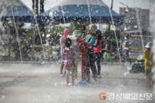 영주시, 삼각지 바닥분수 물놀이장 성시