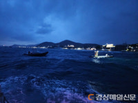 포항해경, 오도2리 앞 해상 조타기 고장 고무보트 구조