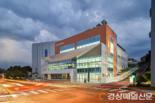 성주군청 별관 “예술가치 입증” …경북도 건축문화상 우수상 수상