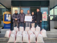 군위군 부계면 신화1리 박건환 이장, 경로당 어르신에 양곡 기부