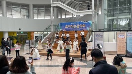 포은중앙도서관 “‘로비 작은 음악회’로 즐거운 연말 보내세요”
