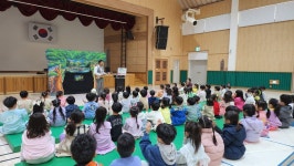 울진초병설유치원, 유아인성교육 인형극 관람