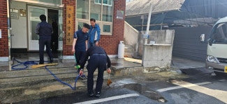 김천시 자산동 방위협의회--자연보호협의회, 용호경로당 환경정비